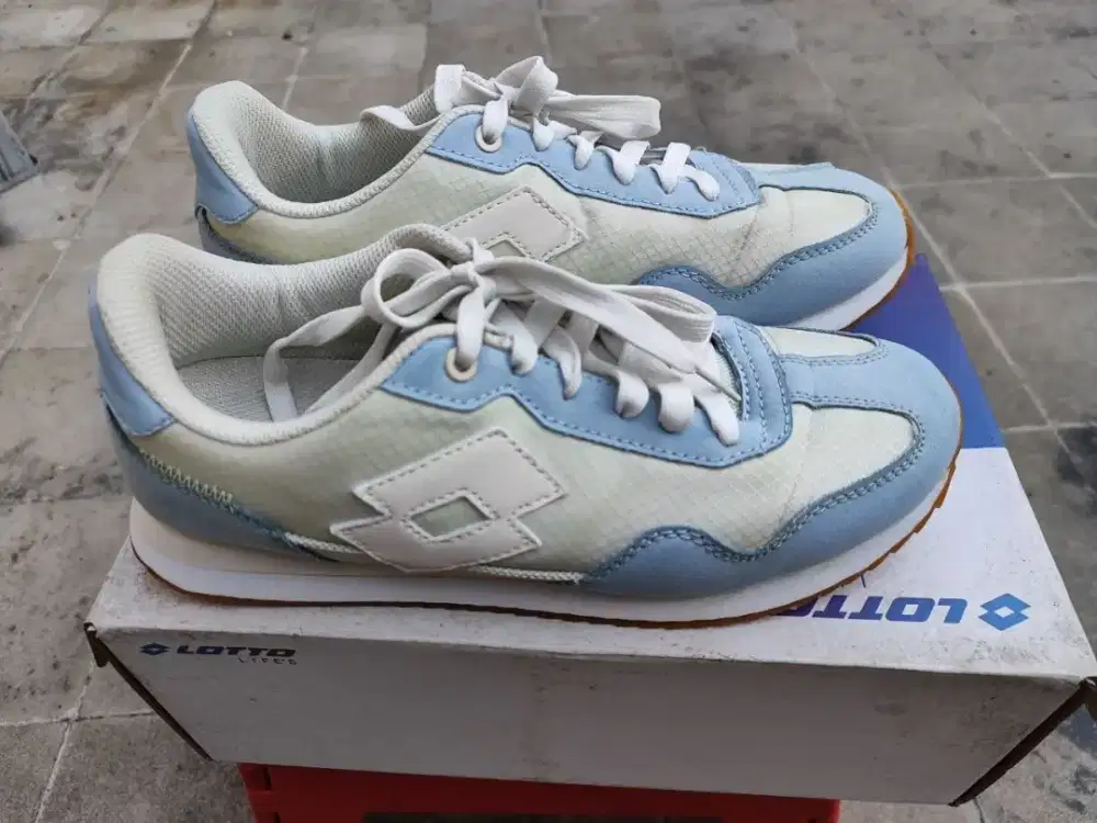 Sepatu Running Lotto