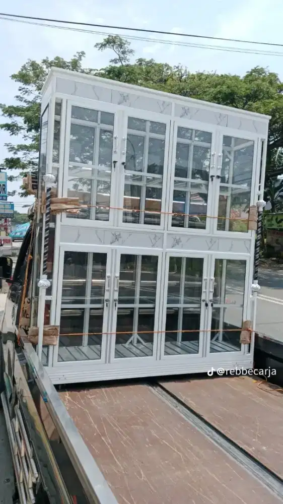 Lemari buffet 4P model 8 pintu,putih susu,beroda T.180cm x P.150cm