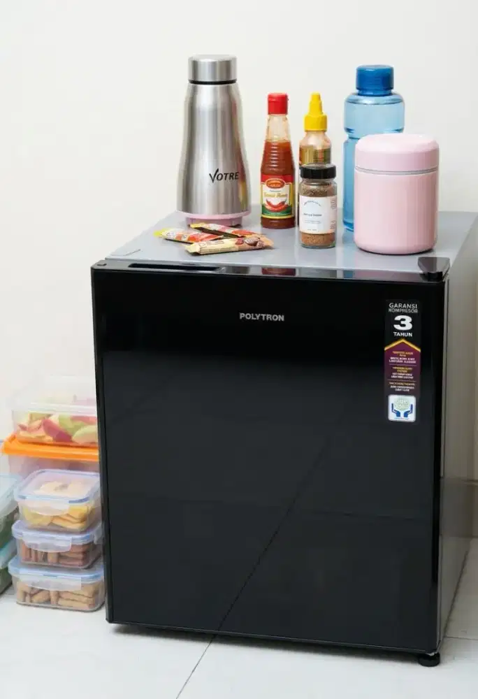 Kulkas Mini Polytron Tempered Glass Pemakaian 1 Tahun
