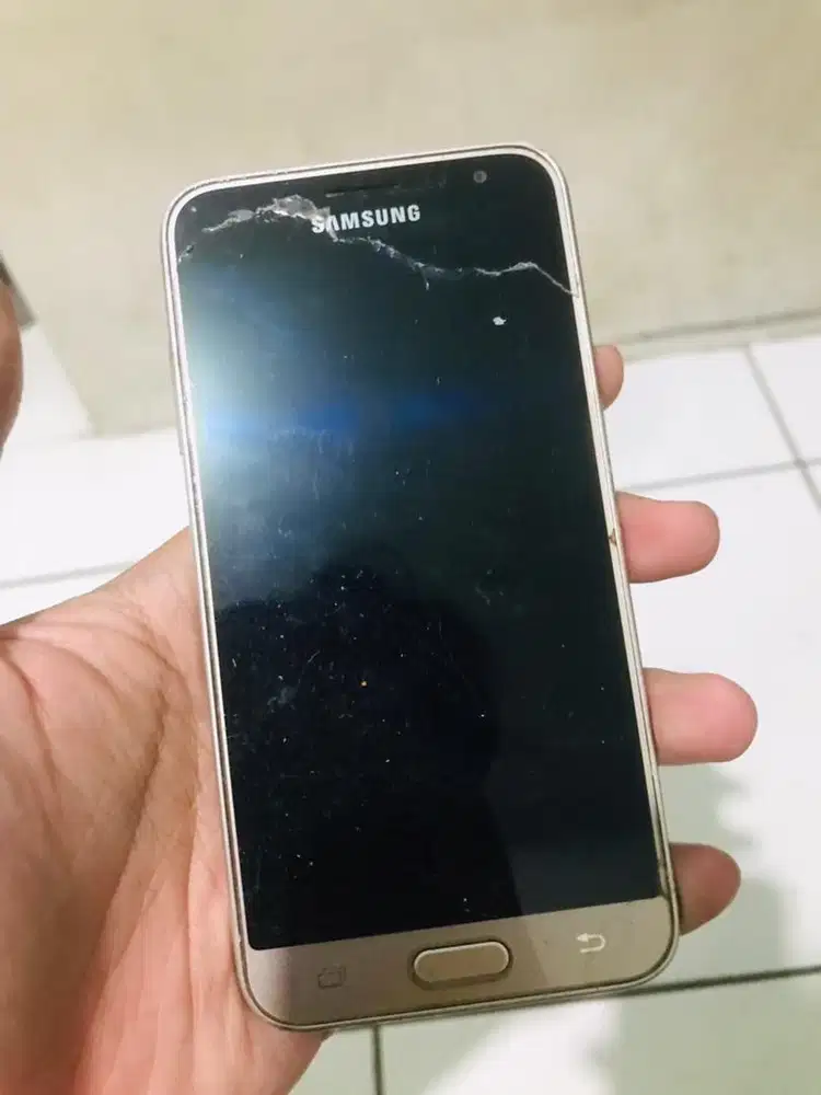 Samsung Galaxy J3 2016 Gold- Bootloop