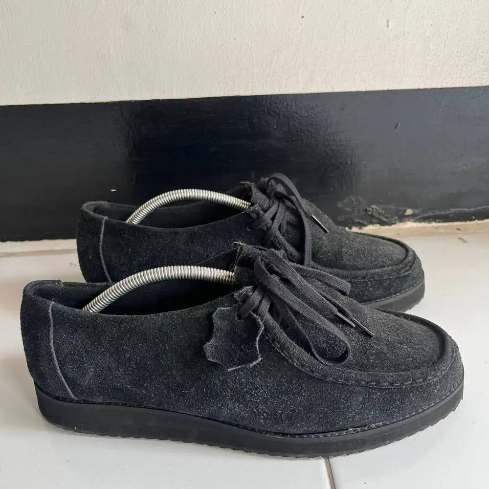 Sepatu Suede Highty