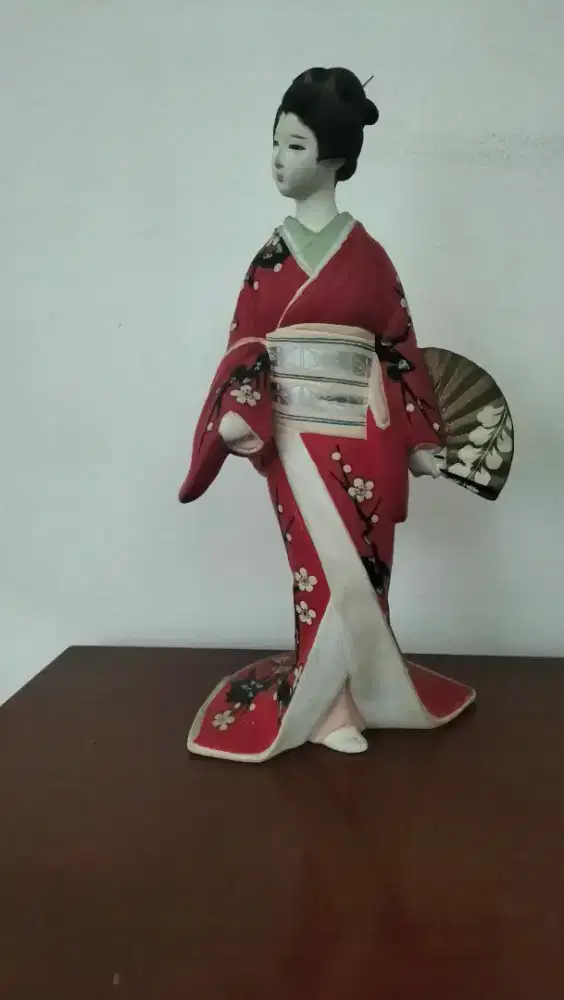 Boneka geisha jepang