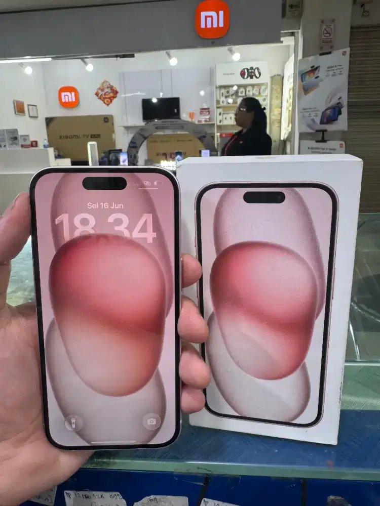 Jual iphone 15 256GB ibox like new garansi on maret 2027