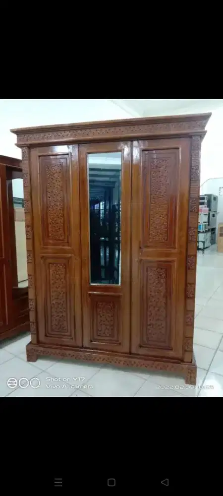 Lemari baju kayu 3P jumbo ukir jati P.145cm x T.210cm