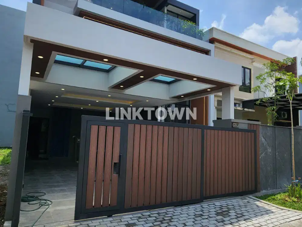Ready Rumah 3 Lantai Plus Lift di Woodland Surabaya Barat Dekat Ciputra Hospital