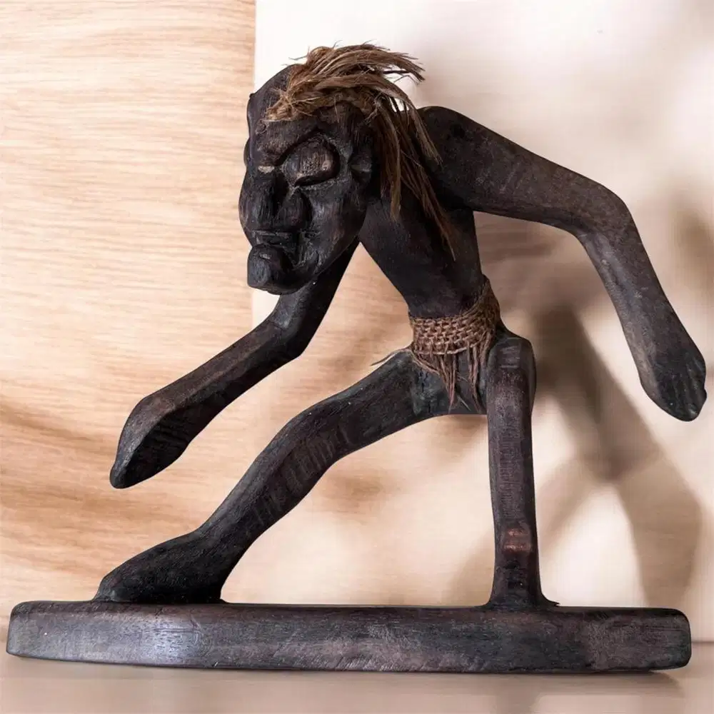 Patung primitif kayu