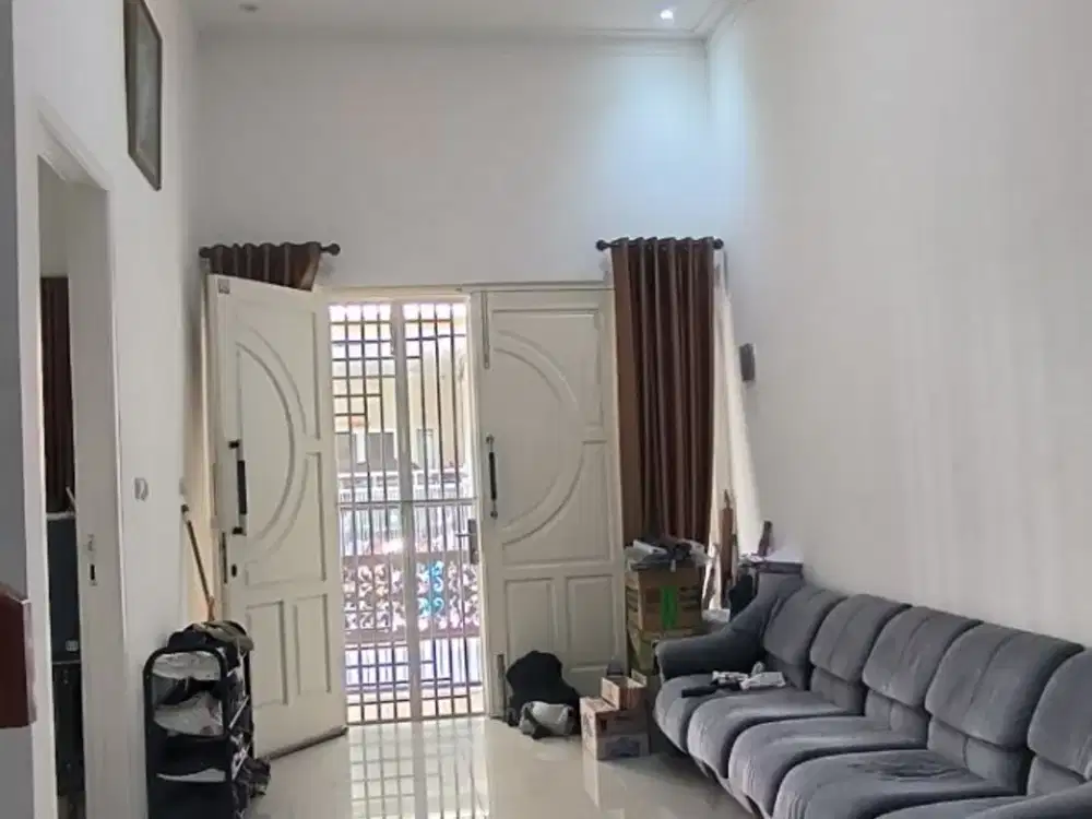 Jual Rumah 3thn Renovasi di Kelapa Gading 6x18 harga < 3M Selatan