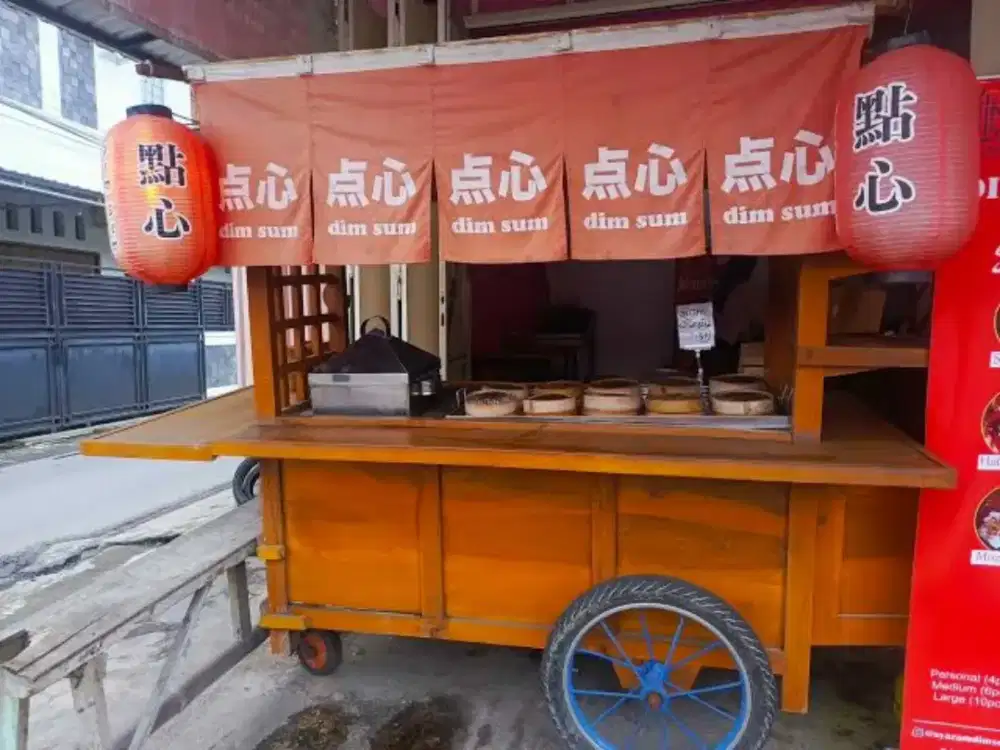 Dibutuhkan penjaga stand dimsum