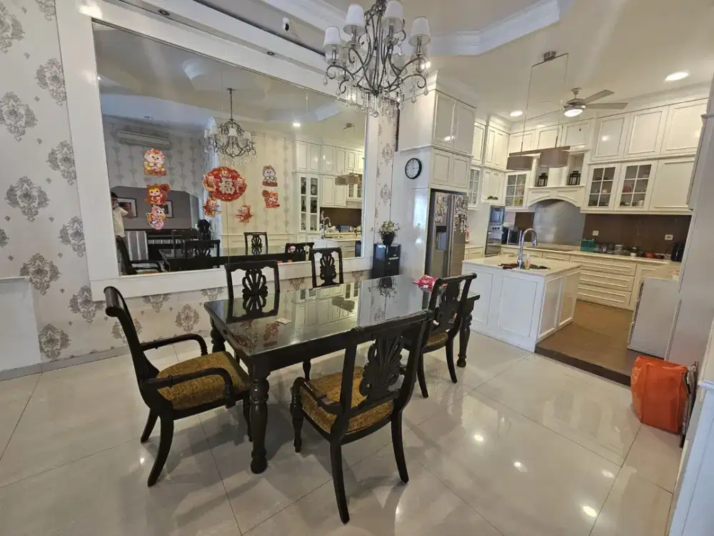 DIJUAL Rumah Grisenda Posisi Hoek Ada Kolam Renang Best Deal