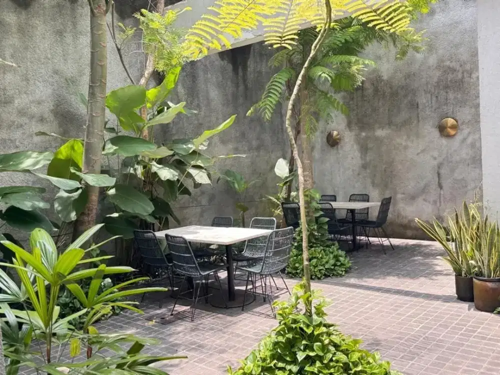 TEMPAT USAHA RAYA DHARMAHUSADA*Hadap Selatan • Listrik 16.500watt• Ada Lahan Parkir