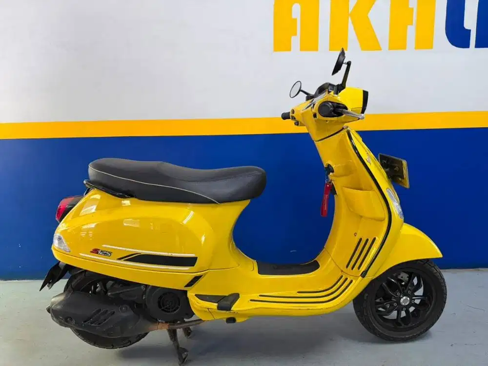 WTS Motor Piaggio Vespa S 125cc Iget ABS Yellow Sole Th. 2022