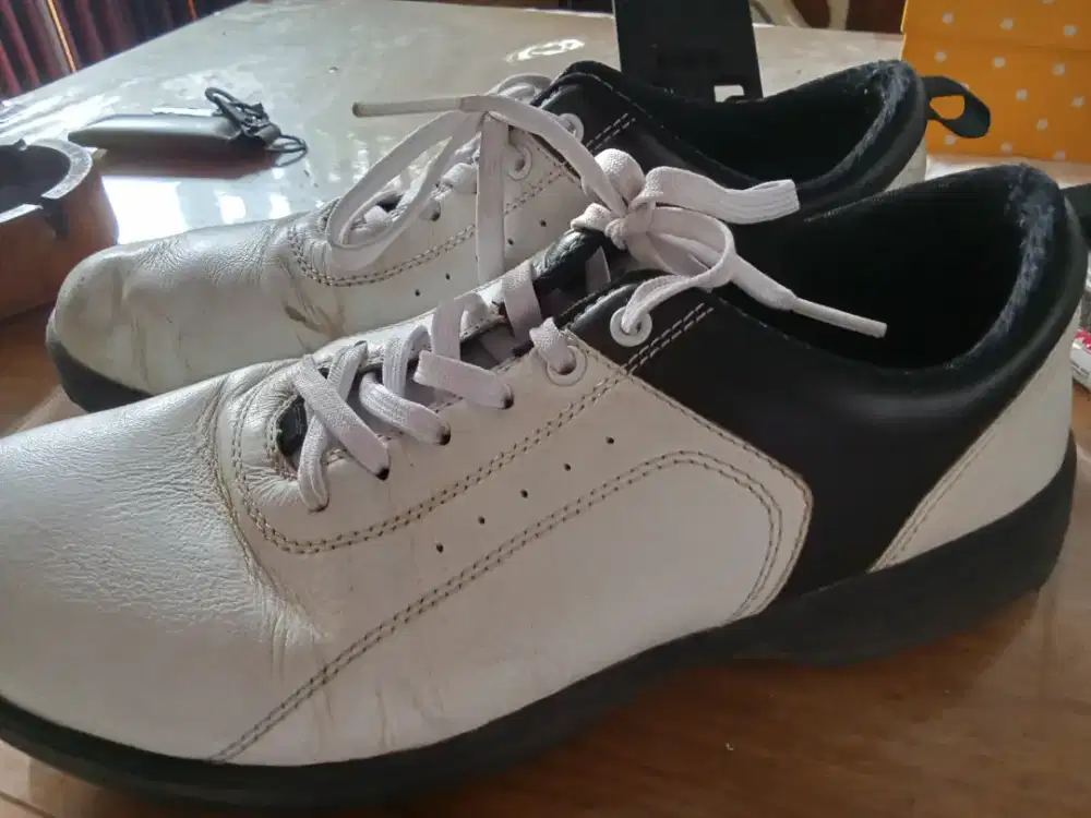 Sepatu Golf BACAS AIR, size 42
Bahan kulit anti air, COD Cijantung Dsk