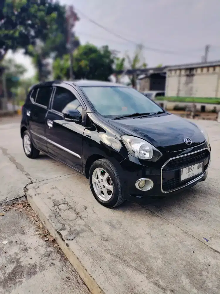 Daihatsu Ayla x 2015