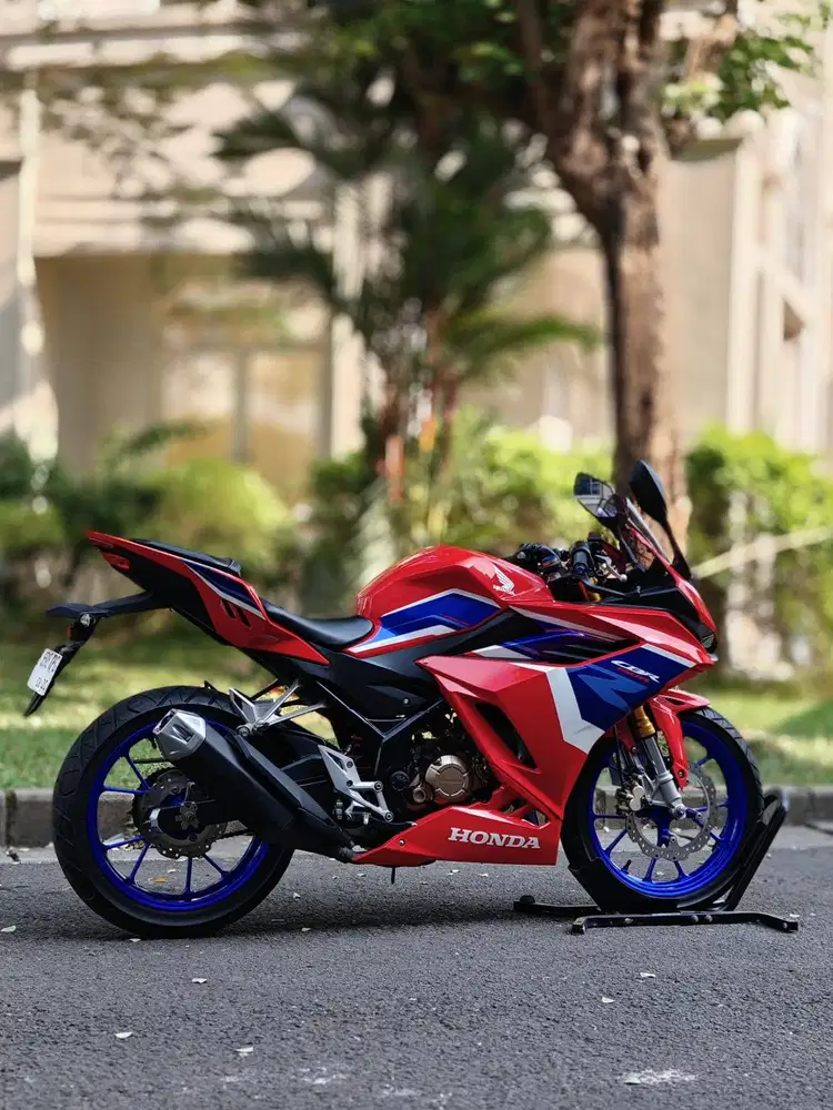 HONDA NEW CBR 150R NON ABS TRICOLOR 2023 KM 10K PAJAK ON RASA BARU