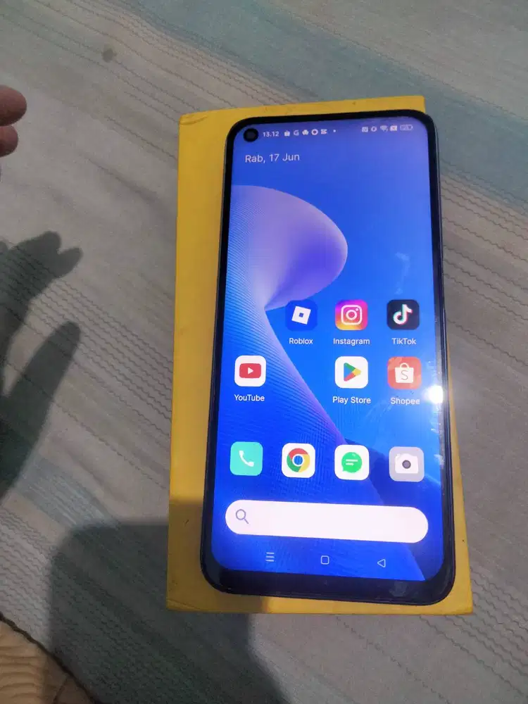 Realme 7 warna biru