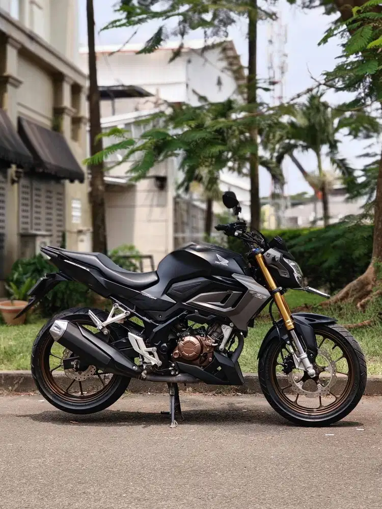 HONDA NEW CB 150R 2023 BLACK KM 7K PAJAK HIDUP NO MINUS