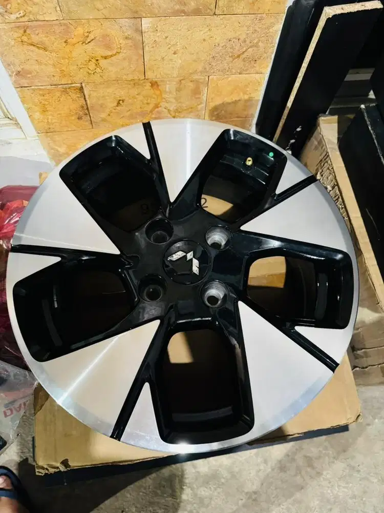 Velg Original Wuling Alvez EX