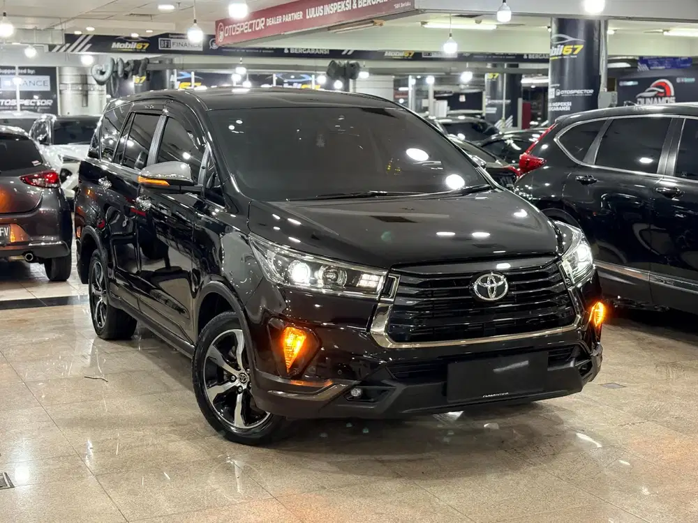 INNOVA VENTURER 2.4 DIESEL 2022 AT