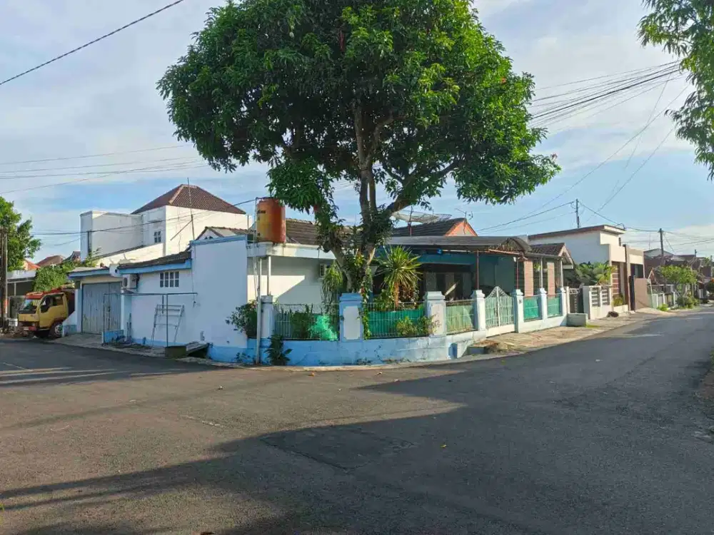 Rumah hook perum Teluk dekat terminal, RS Dadi Keluarga Purwokerto