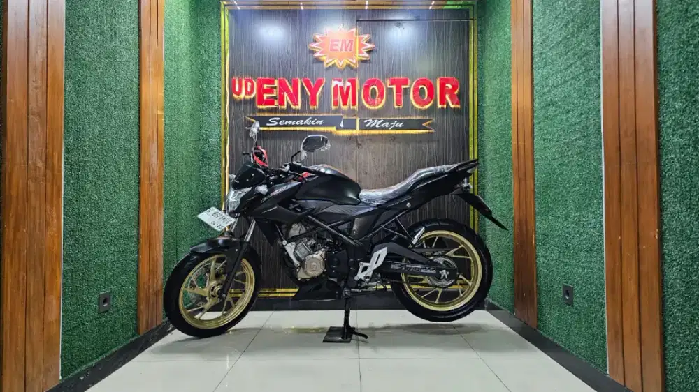 UD ENY MOTOR - Honda New CB150R thn 2017