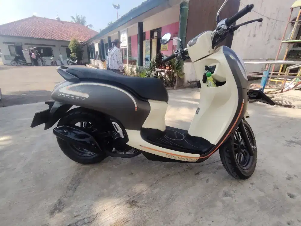 Scoopy antik Km 2rb jarang di ange