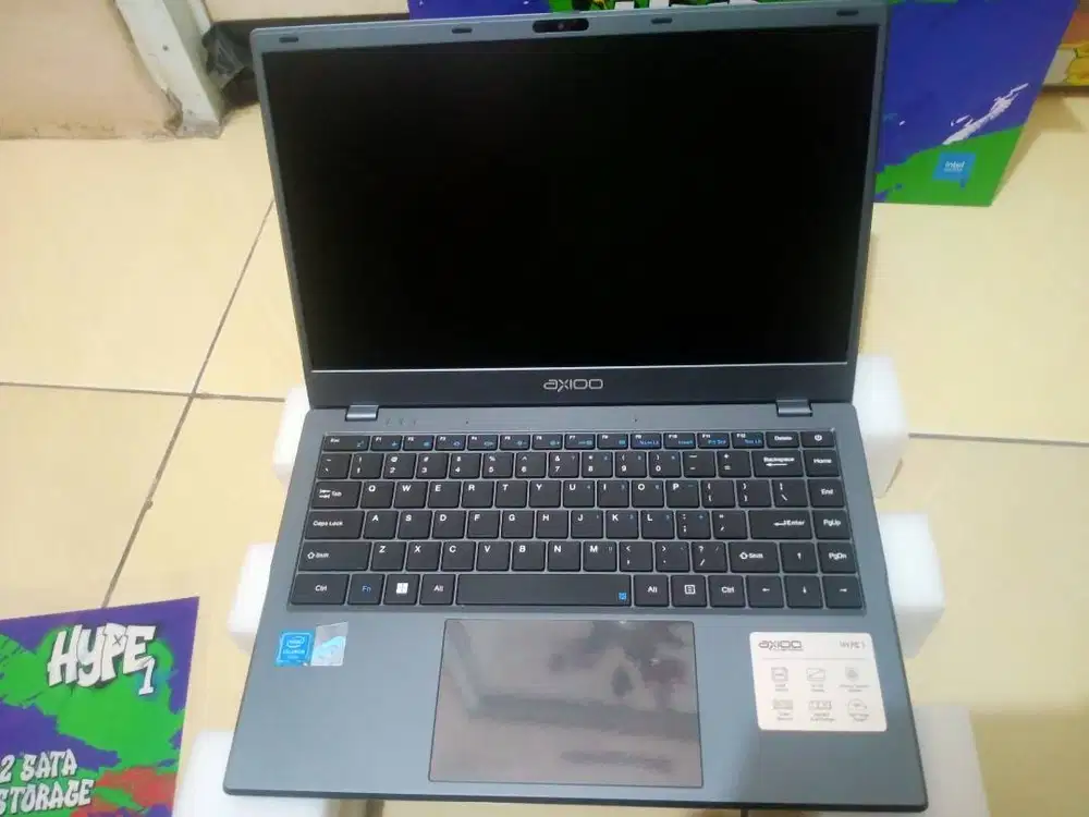 Laptop merek AXIOO Hype 1