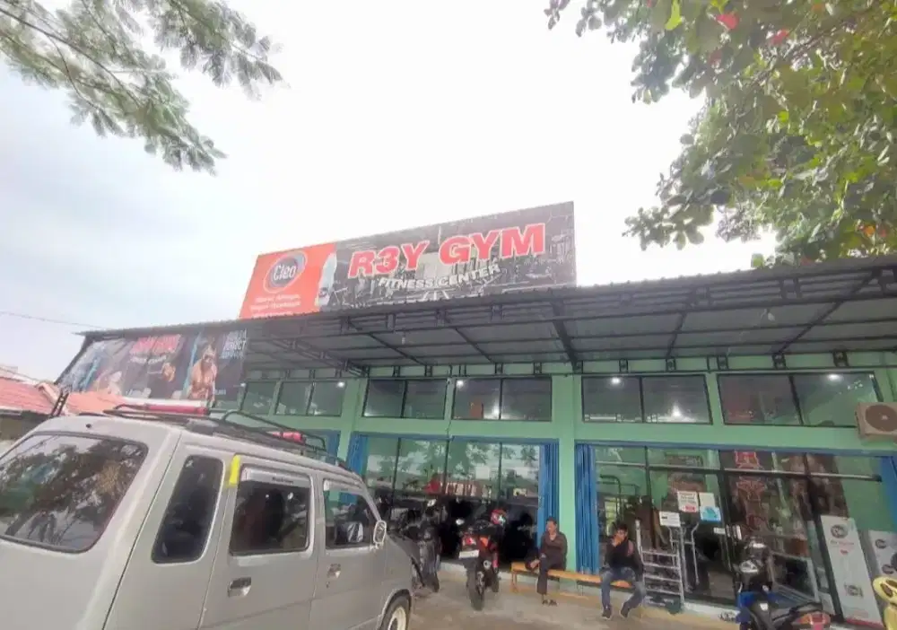 Di cari karyawan perempuan