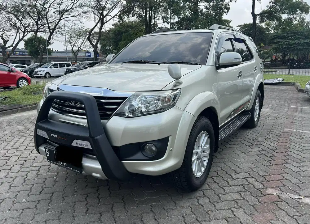 Toyota Fortuner 2.7 G AT 2012 Bensin Silver