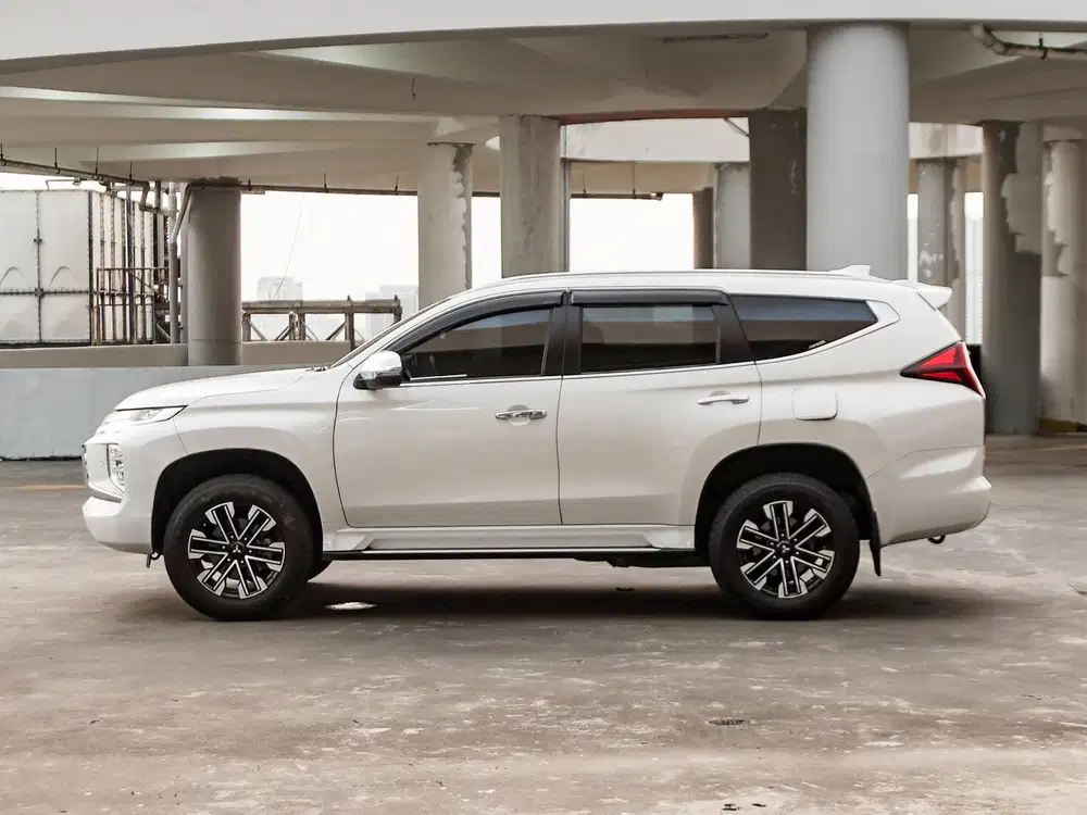 Pajak Panjang Mitsubishi Pajero Dakar Ultimate 4x2 Matic Putih 2022