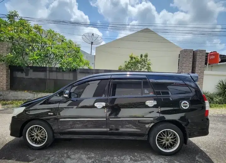 Toyota Kijang Innova 2010 Diesel