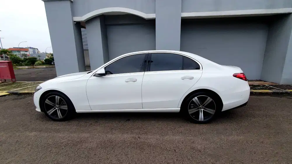 [LOW KM 4RB] Mercedes Benz Mercy C 200 C200 Avantgarde W206 2024/2025