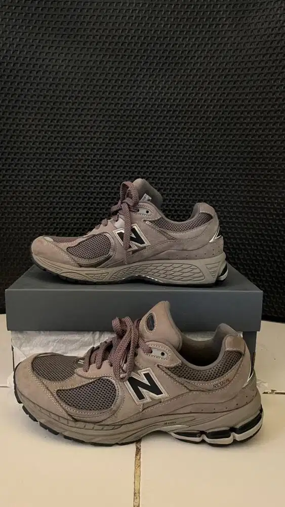 SEPATU NEW BALANCE 2002r (Ori)