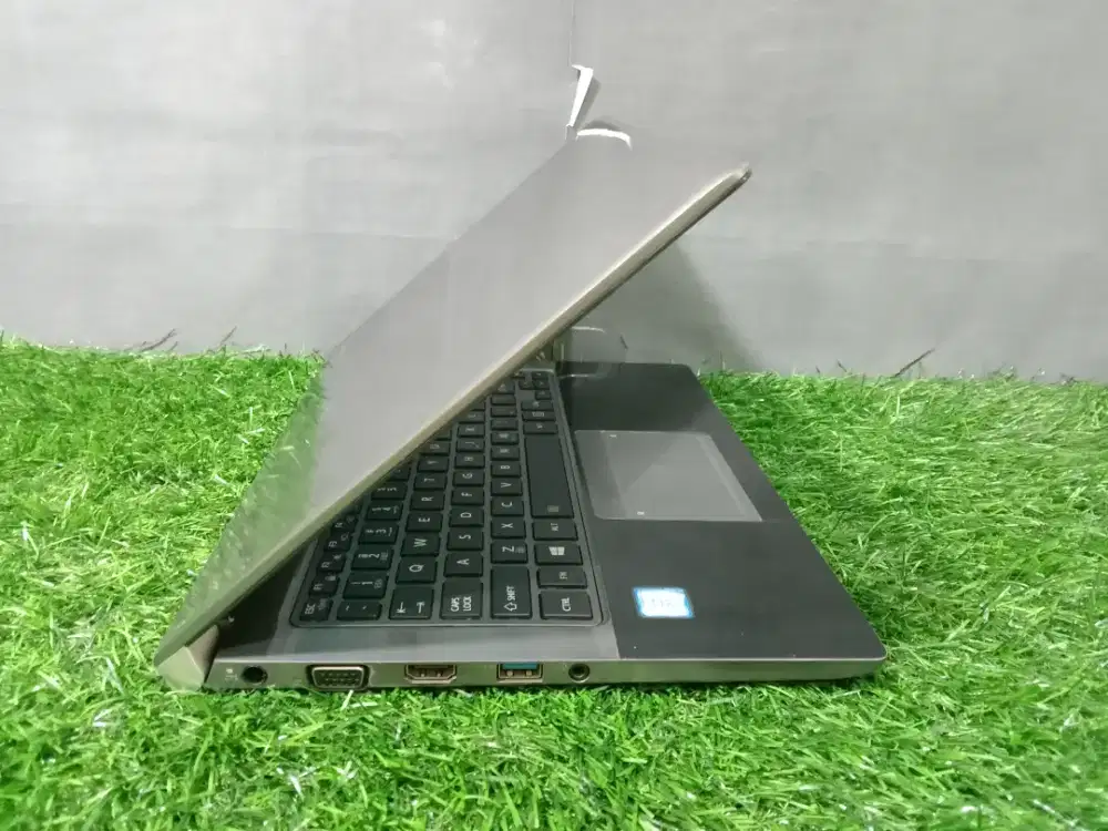 Laptop Toshiba core i5 gen 6 SSD 256 gb ngebut slim siap pakai jual BU