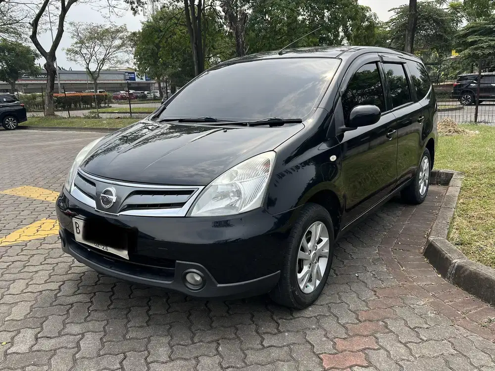 Nissan Grand Livina SV AT 2013 Hitam