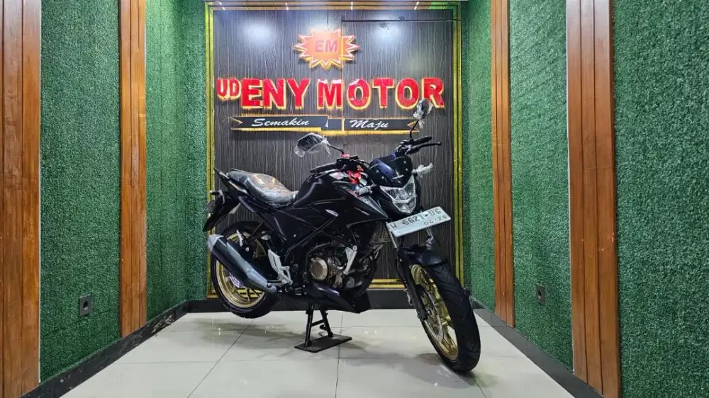UD ENY MOTOR - Honda New CB150R thn 2017 istimewa