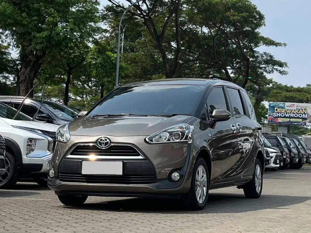TOYOTA SIENTA G 1.5 MT MANUAL 2018 COKLAT, KM 104RB
