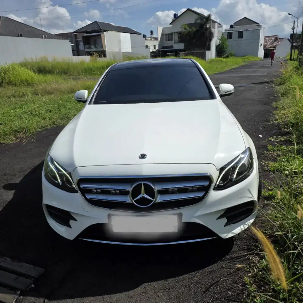 KM20RB Plat D Mercy E300 AMG Putih 2017