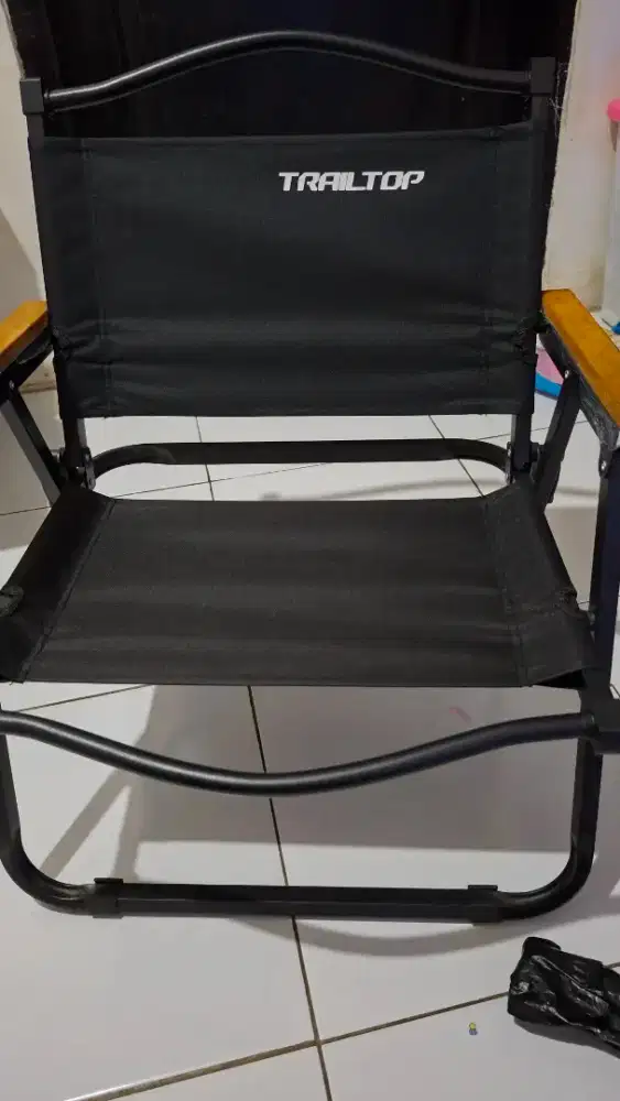KURSI TRAILTOP WARNA HITAM
