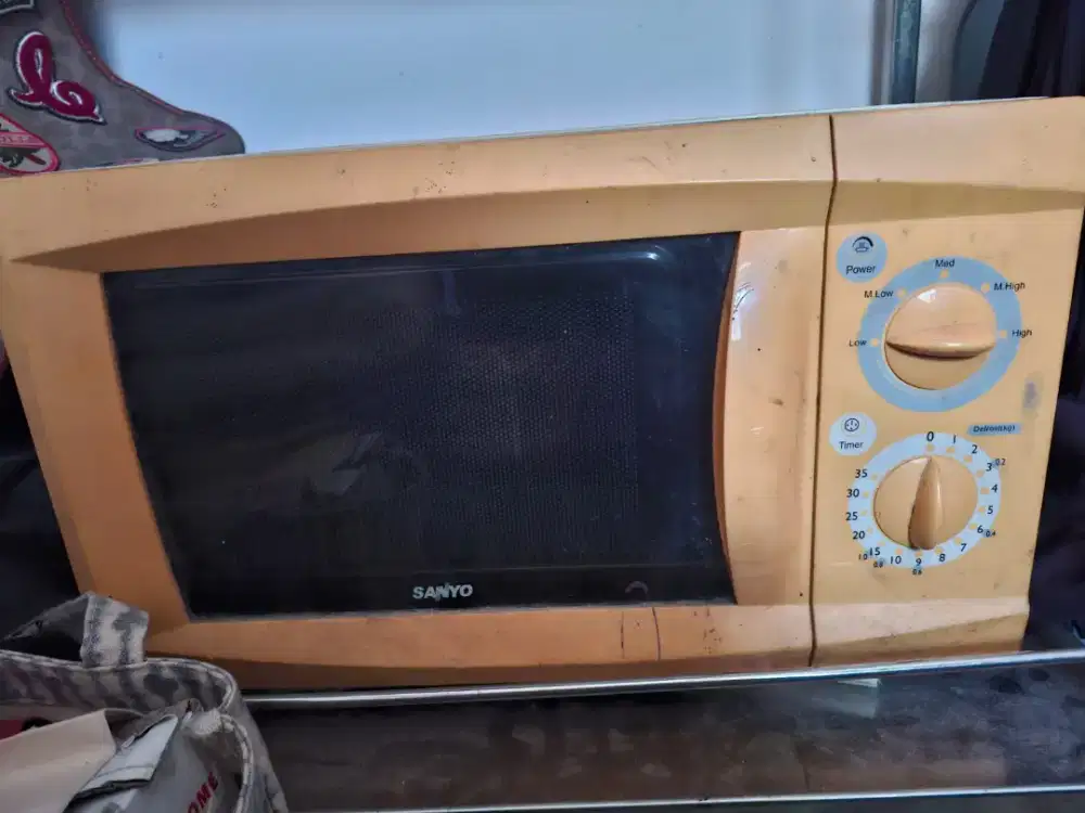 Microwave oven sanyo EM-S1073V