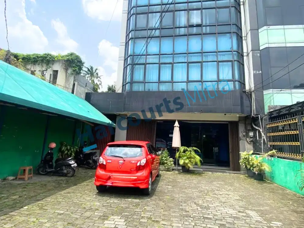 RUKO SIAP PAKAI 4 ½ LANTAI, LOKASI STRATEGIS, PINGGIR JALAN UTAMA, RAWAMANGUN, JAKARTA TIMUR – ( AR )