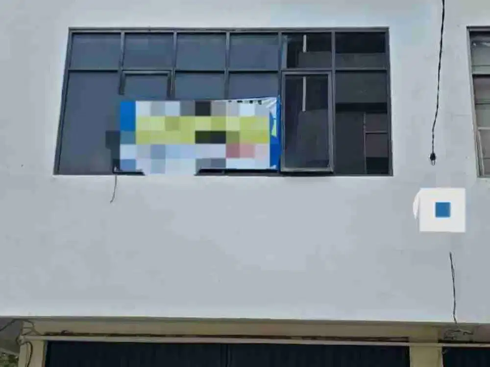 Dijual ruko 3 lantai strategis cocok untuk usaha/kantor/bisnis, harga di bawah pasaran! lokasi nyaman akses mobil. (via lelang)