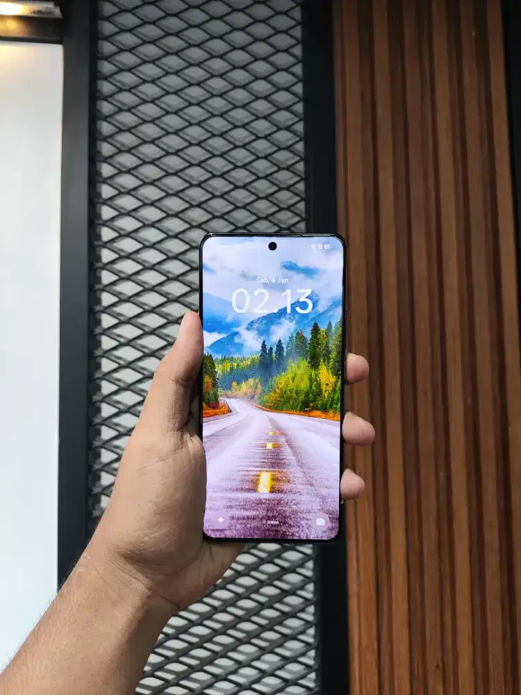 Realme GT 7T  .