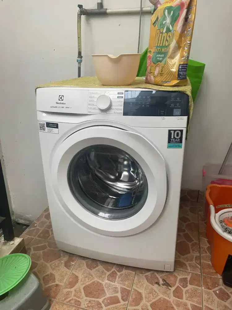 DIJUAL MESIN CUCI ELECTROLUX FRONT LOADING 7,5 KG