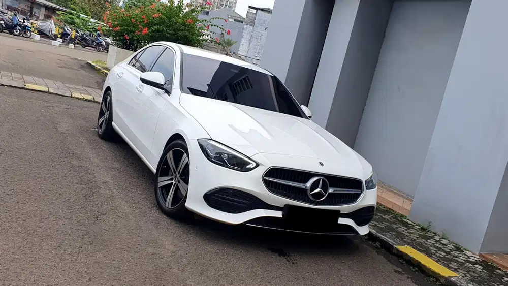 Km 4 ribuan mercedes benz mercy c200 avantgarde line 2024 putih