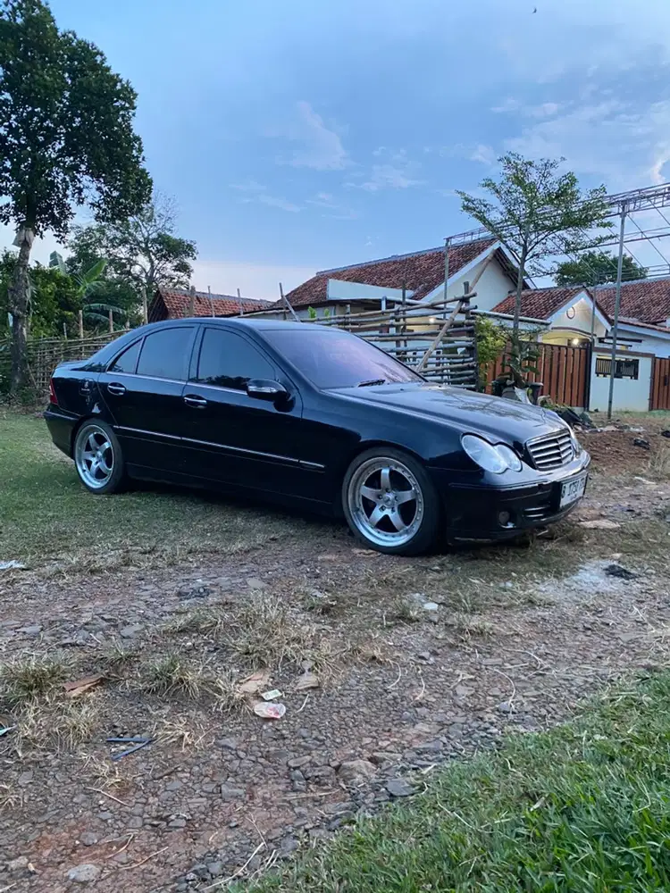 Mercedes-Benz C240 2005 Bensin