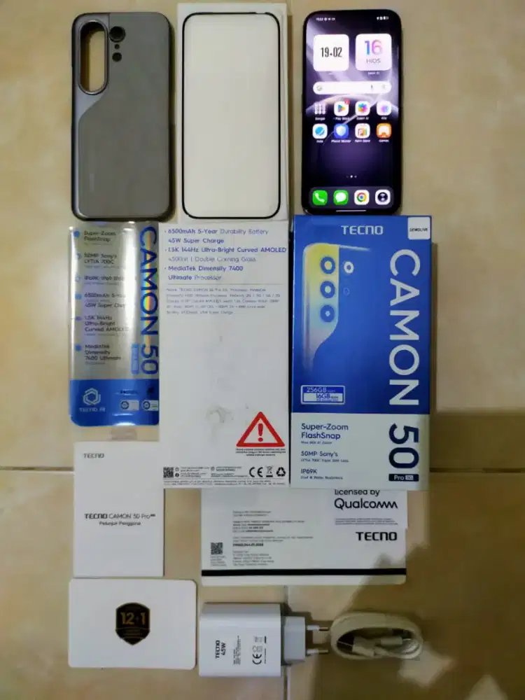 Tecno camon 50 pro 5G 8/256 seperti baru