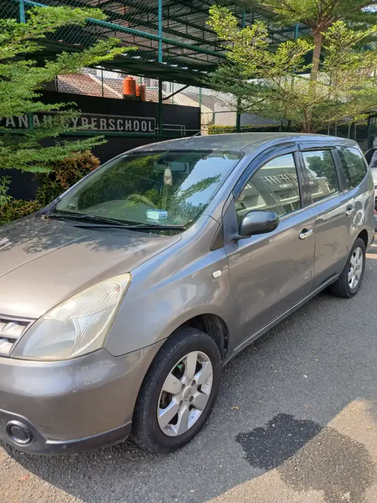 FOR SALE GRAND LIVINA SV 2010 MT