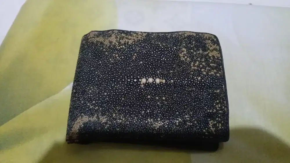 Dompet Pria Kulit Pari Ada Minus