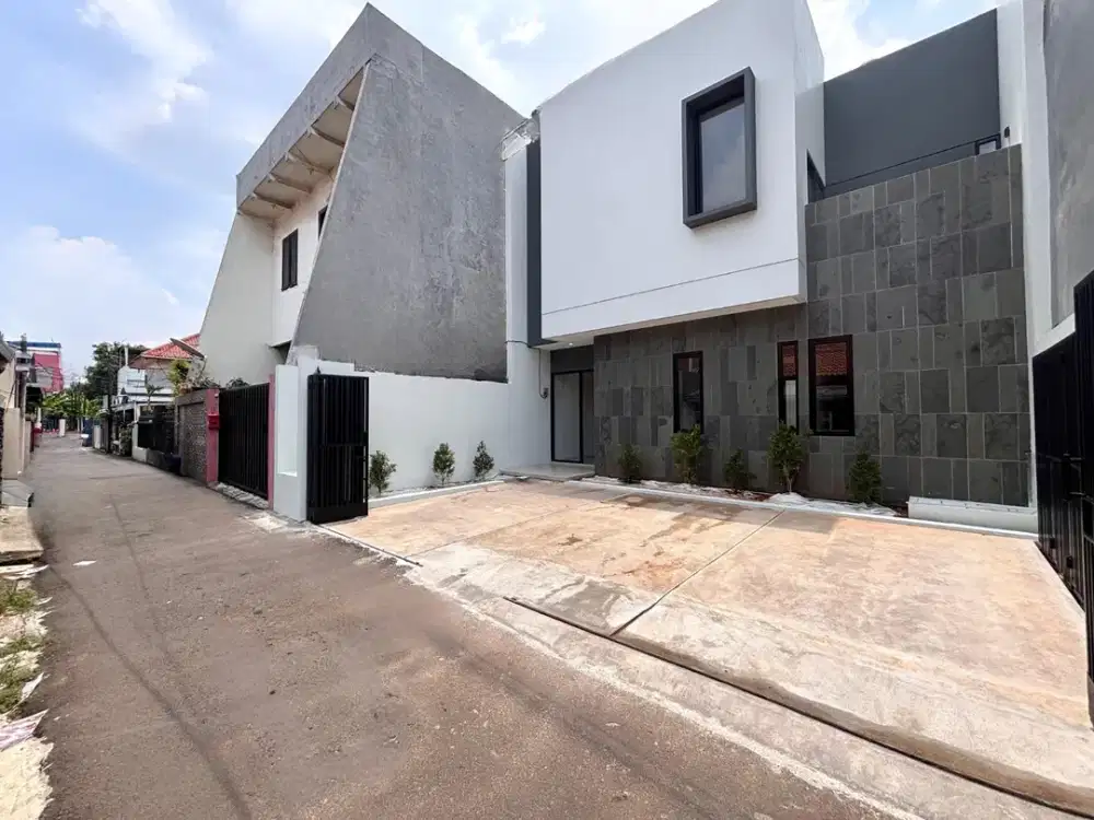 BRAND NEW HOUSE TEBET BARAT HARGA 3 M-AN LUAS TANAH LEBIH DARI 100 M2