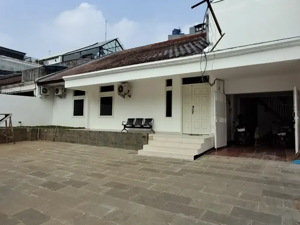 Disewakan Rumah di Kebayoran Baru. Jakarta Selatan